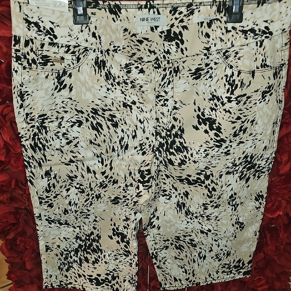 Nine West NWT Heidi Tan and Black Abstract Print Pull On Skimmer Pants Size 16